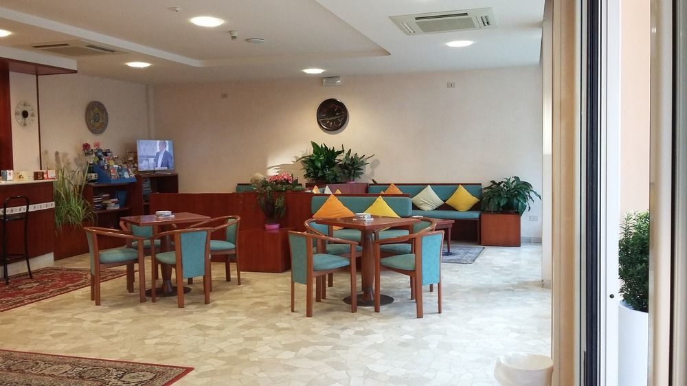 Hotel Condor มิลาโน แมริตทิมา ภายนอก รูปภาพ